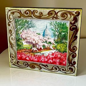 Vintage biscuit tin. Sunshine biscuits New York USA 12 x 11”. Heavy. Collectible